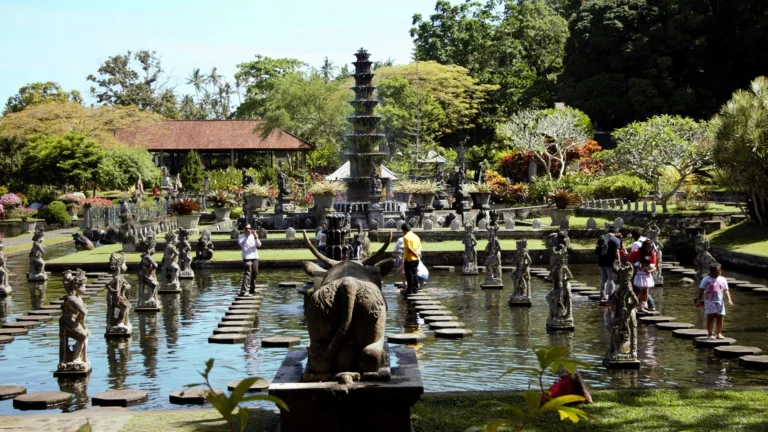 Gambar Eksplorasi Keindahan Alam dan Budaya Karangasem