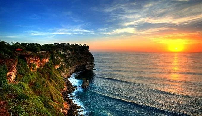 3H2M Bali Komplit: Pesisir Selatan & Keajaiban Bali Timur