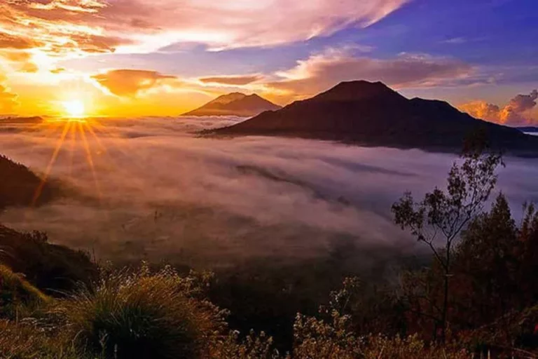 Menaklukkan Fajar di Gunung Batur: Panduan Petualangan Sunrise di Kintamani