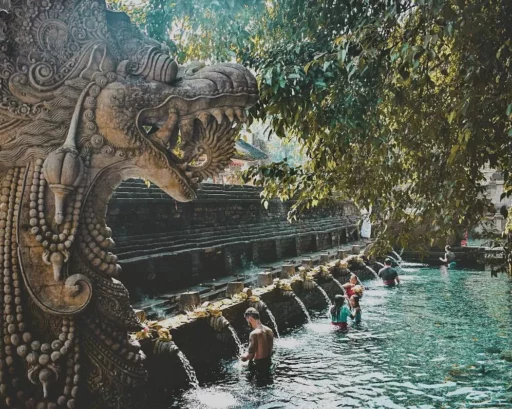 Gambar terkait Tirta Empul