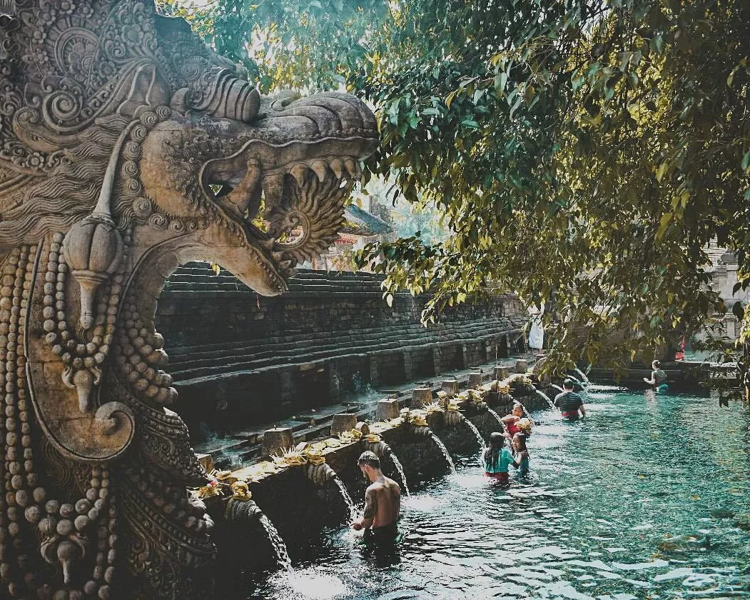 Tirta Empul: Kisah Mata Air Suci yang Telah Menyucikan Bali Selama Seribu Tahun